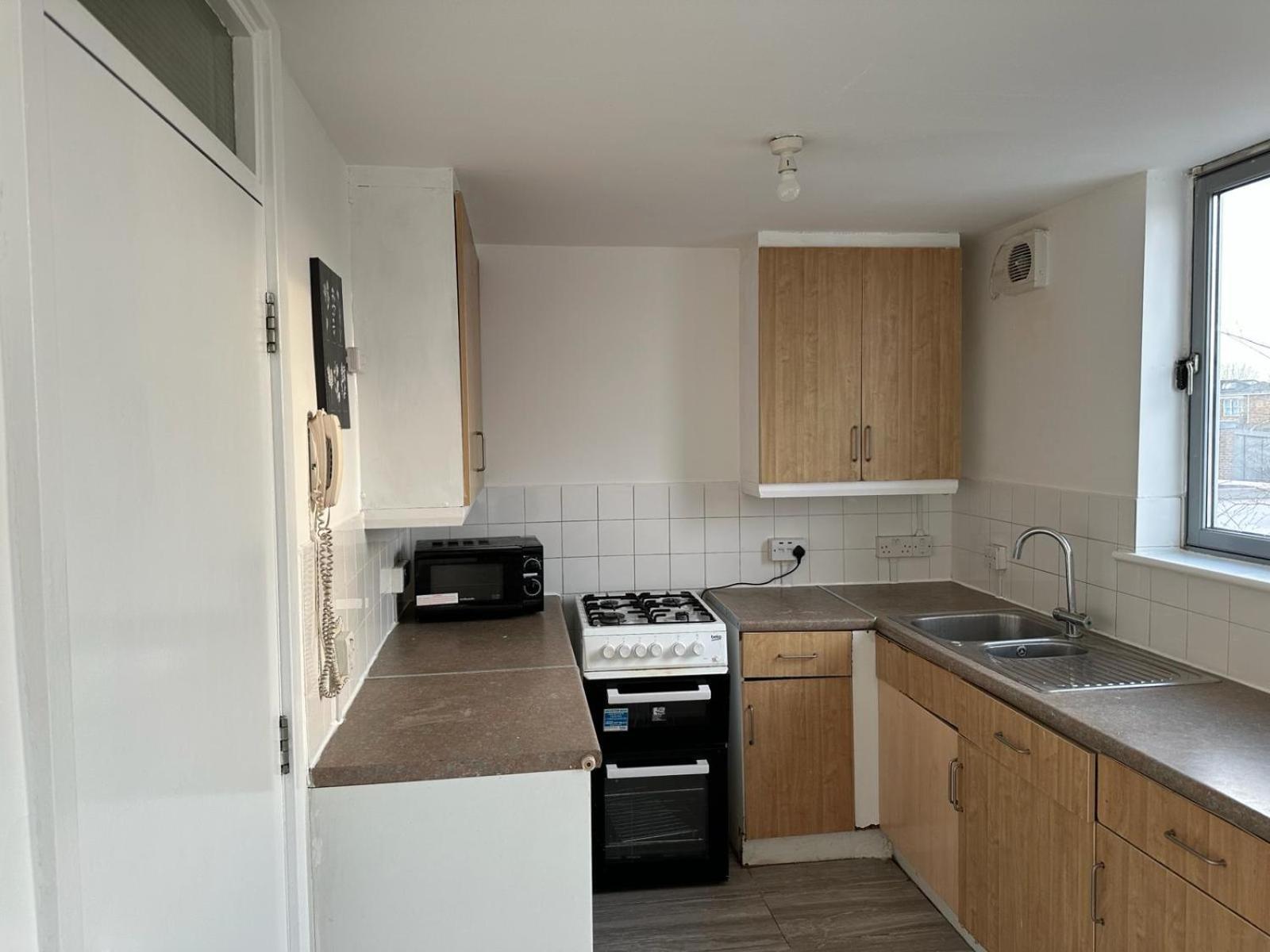 Newbury3 Apartment Лондон Екстериор снимка